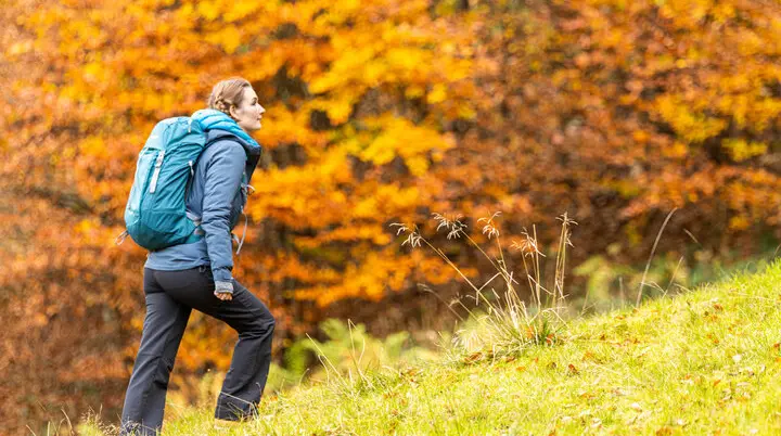 Wanderin im Herbst | © DAV / Franz Günther