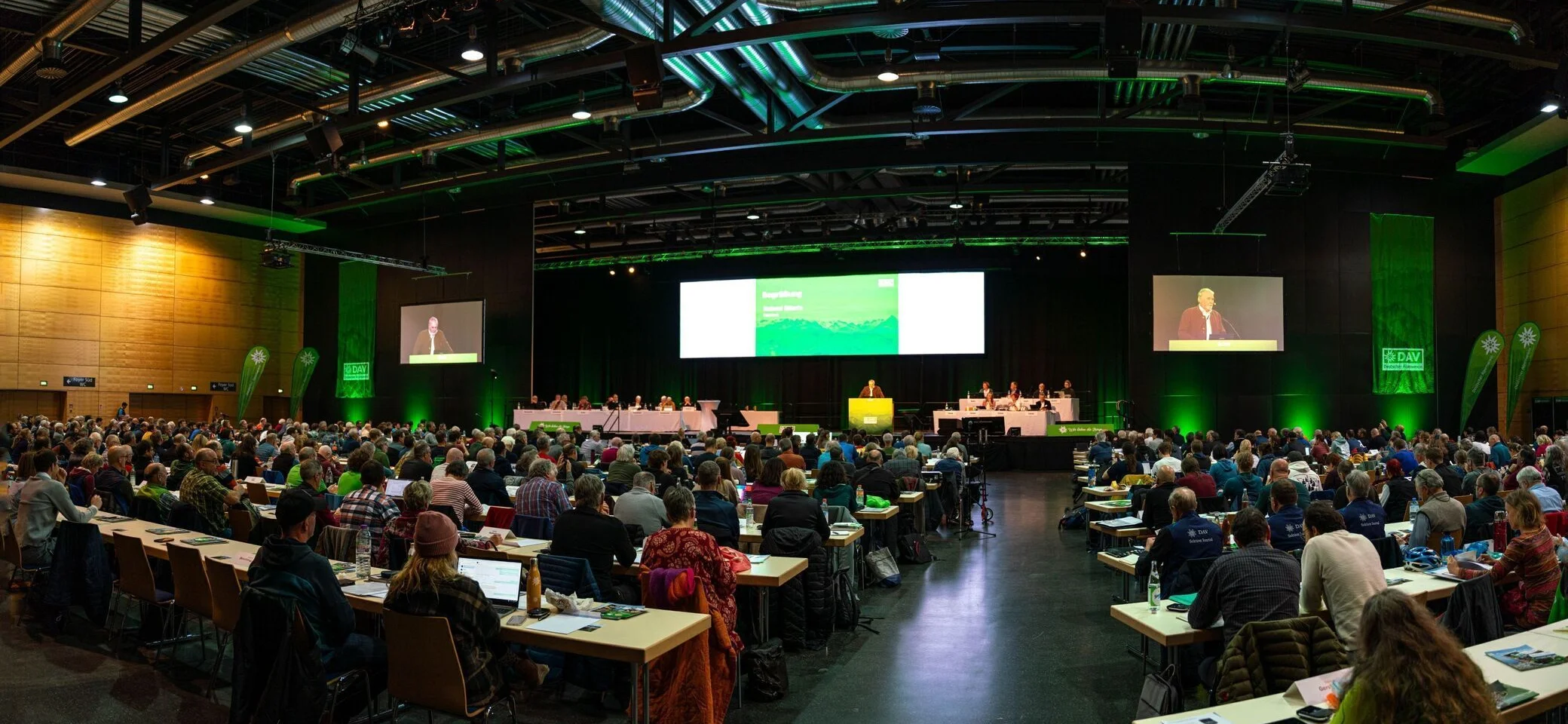 Das Plenum der DAV-Hauptversammlung in Passau | © DAV/Julian Rohn